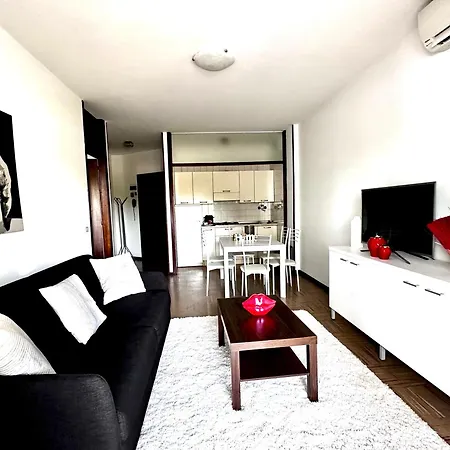 Blue Wave By The Sea *