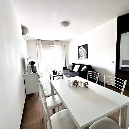 Blue Wave By The Sea リニャーノ・サッビアドーロ